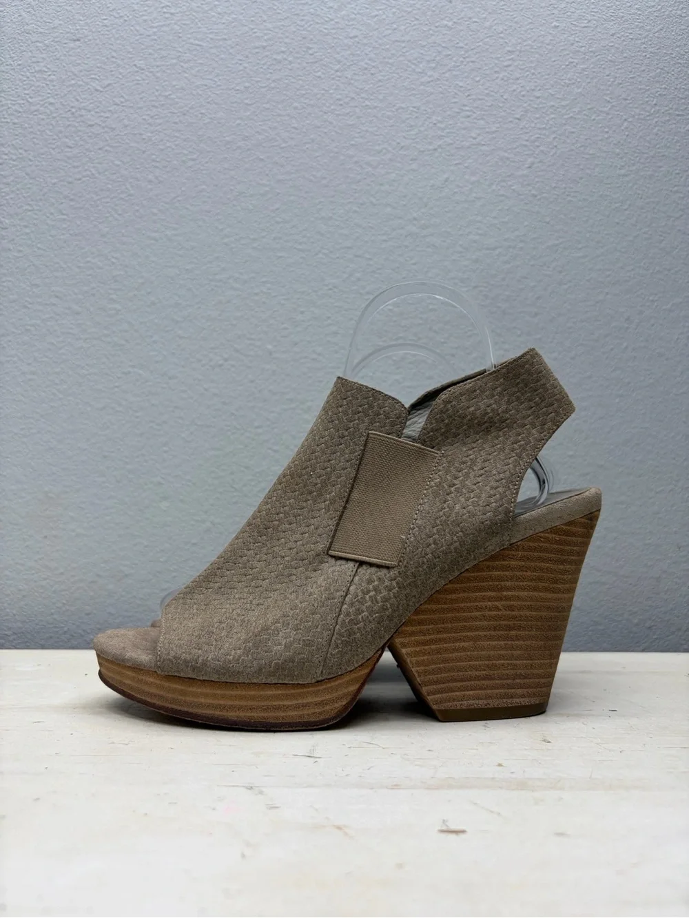 Eileen Fisher Taupe Thatched Suede Wood Block Heels Size 7
